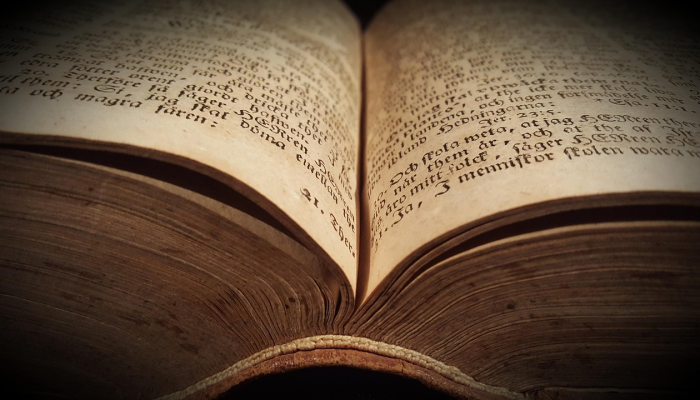 最新疫情诗篇：人类与病毒的交响曲